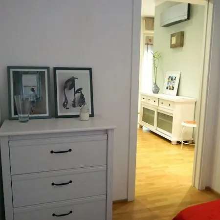 Interno 10 *