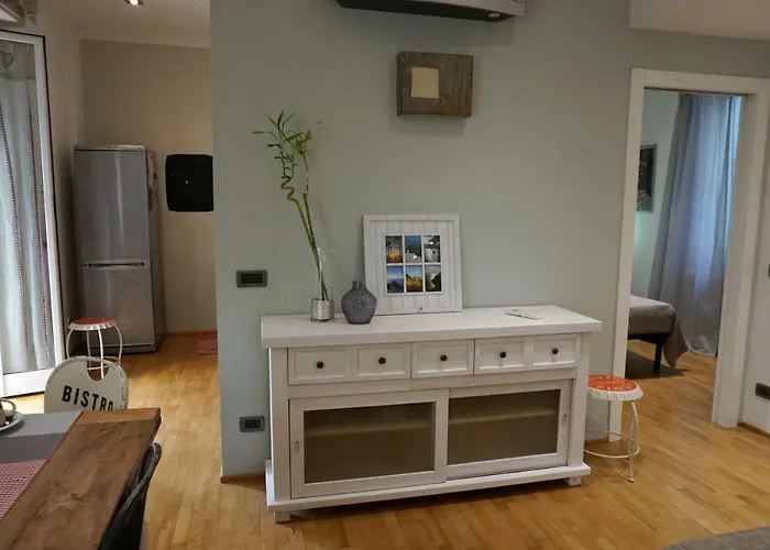 Interno 10 Apartament *